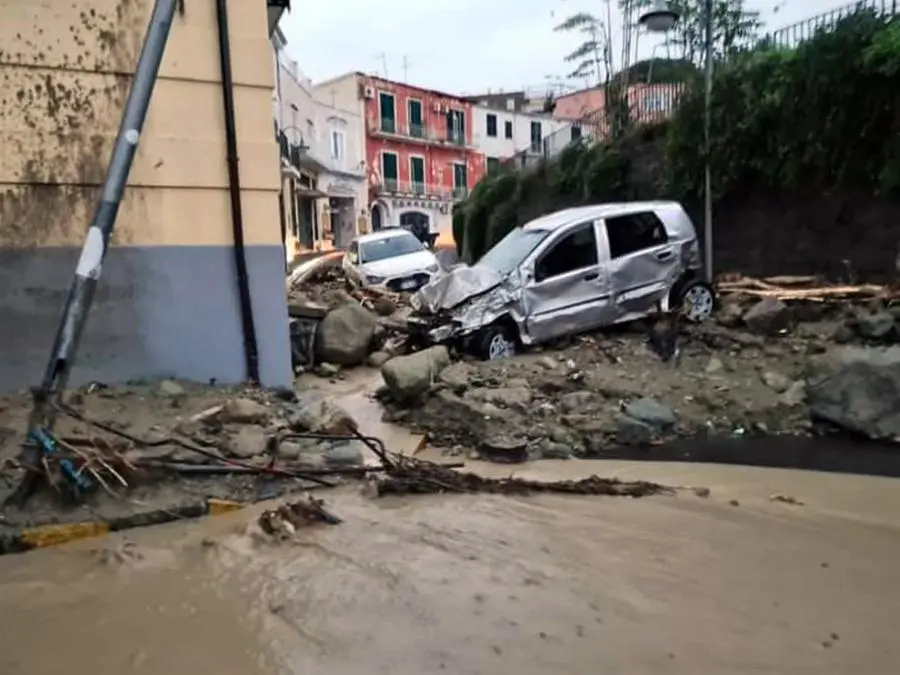 Frana a Ischia: la devastazione a Casamicciola