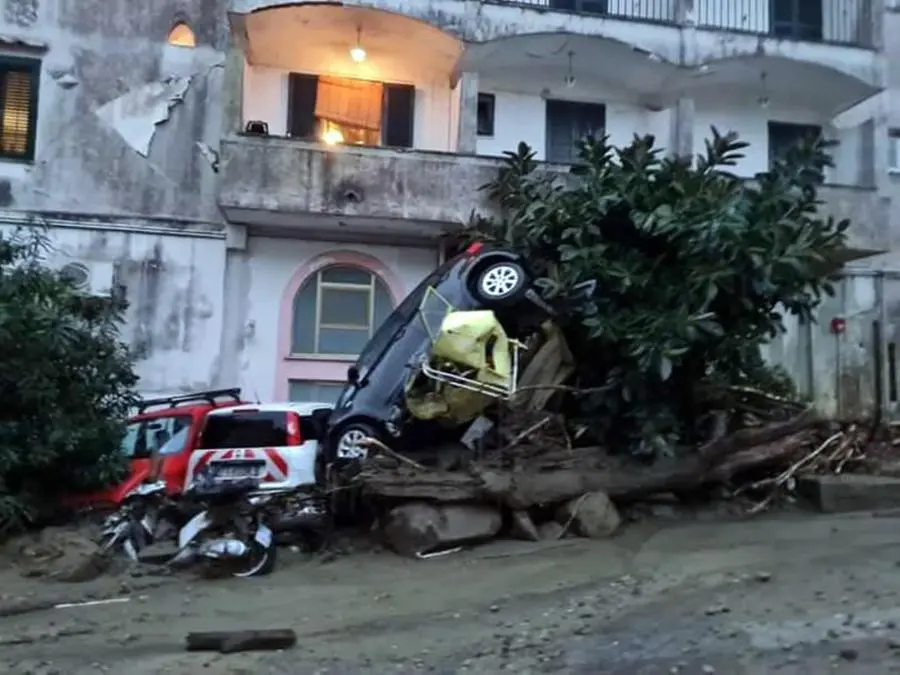 Frana a Ischia: la devastazione a Casamicciola