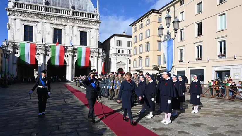 Cerimonia in piazza Loggia per il IV novembre
