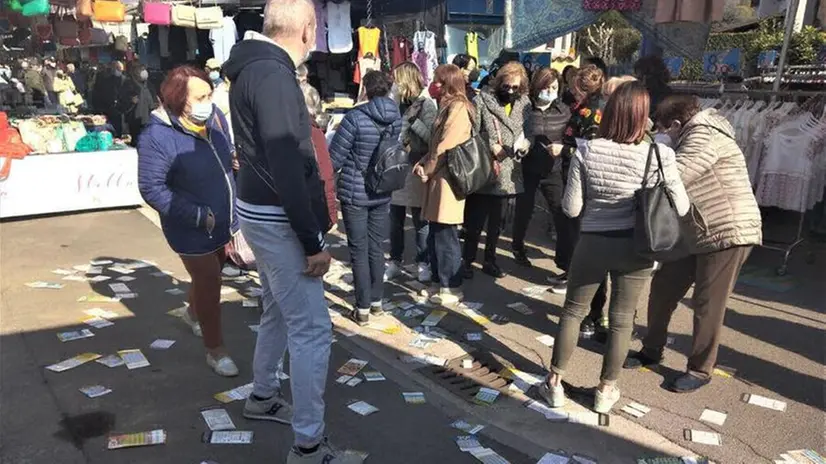 Il flash mob per sensibilizzare sulla ludopatia - © www.giornaledibrescia.it