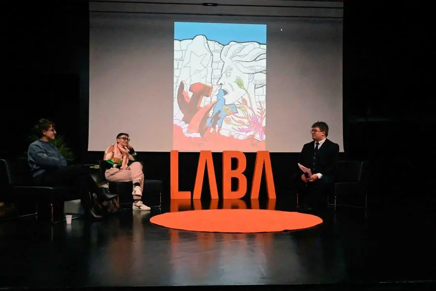 L'incontro alla Laba tra Lomasko e gli studenti