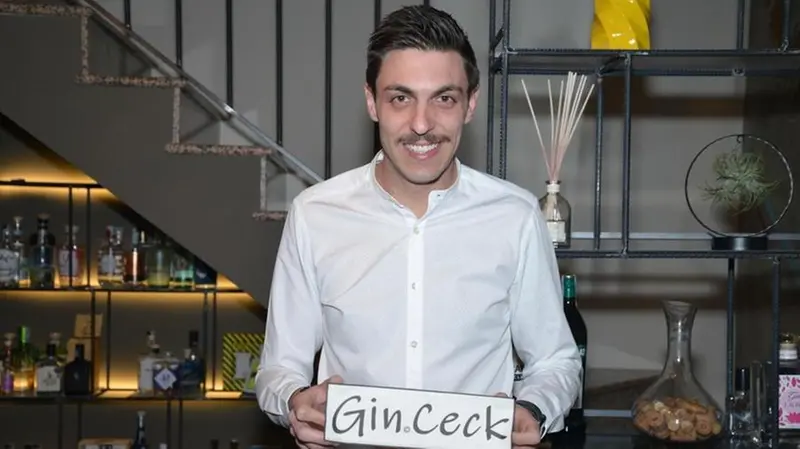 Francesco Milanesio, «gin influencer» di casa a Mazzano