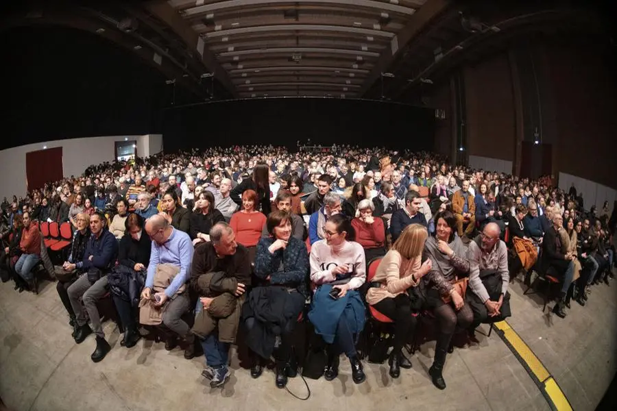 Alcuni momenti del concerto di Angelo Branduardi a Brescia