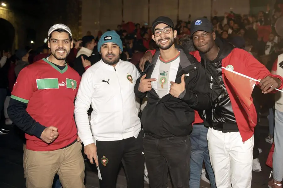 I festeggiamenti in piazza Vittoria dei marocchini per il passaggio in semifinale ai Mondiali