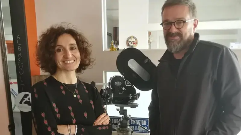 Elena Marino e il regista Nicola Lucini negli studi di AlbatrosFilm