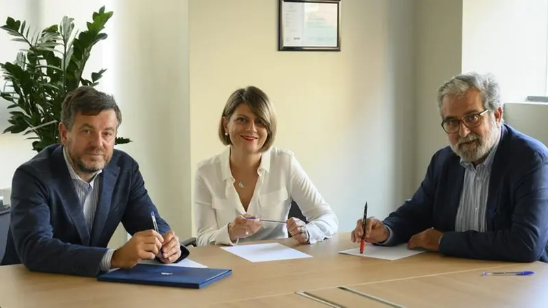 Il presidente Marcello Peli con i consiglieri Mara Bergomi e Claudio Buizza - © www.giornaledibrescia.it