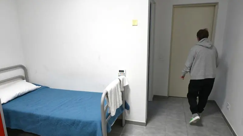 Un'ospite nella sua camera da letto - Foto Gabriele Strada/Neg © www.giornaledibrescia.it