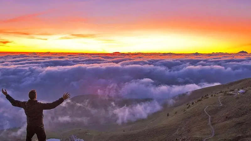 Un mare di nuvole - Foto tratta dal profilo Fb di Alessandro Bazzana