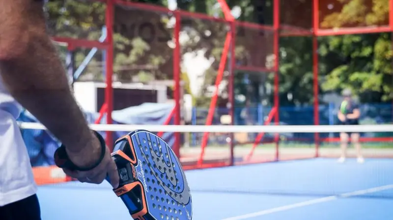 Il padel è lo sport del momento non solo in Italia