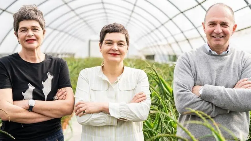 I tre fratelli di manerba del Garda: i florovivaisti Fausto Dester con le sorelle Chiara e Laura - Foto © www.giornaledibrescia.it