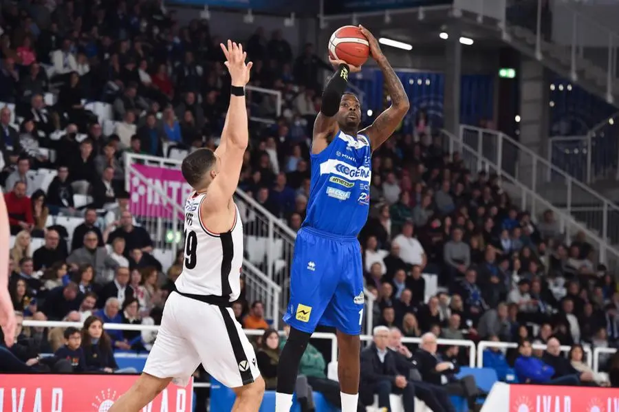 Le immagini di Germani Brescia-Virtus Bologna