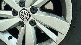 Una gomma tagliata -  © www.giornaledibrescia.it