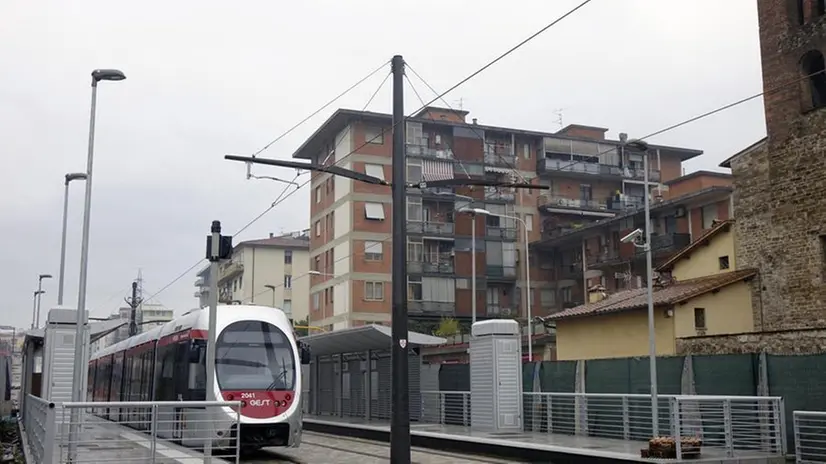 Tram Finisce Fuori Da Binari A Firenze Nessun Ferito Giornale Di Brescia Tram Finisce Fuori Da Binari A Firenze Nessun Ferito Giornale Di Brescia