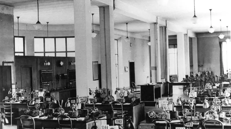 L'interno del Palazzo delle Poste negli anni '30 - Foto Archivio storico Poste Italiane