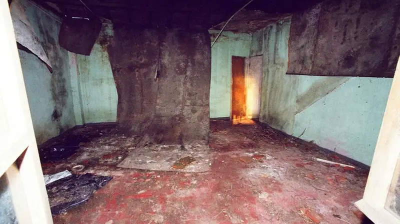 La stanza dove è stato trovato il corpo senza vita della 14enne di Leno - © www.giornaledibrescia.it