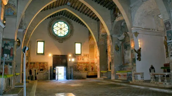 L'interno della Chiesa di Santa Maria della Rosa - Foto archivio Proloco Calvisano © www.giornaledibrescia.it