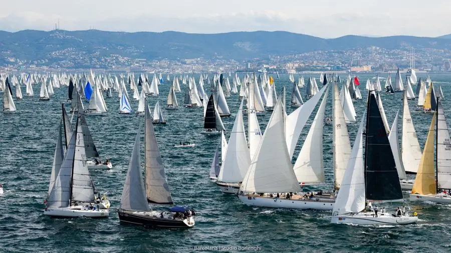 La 54esima edizione della gara di vela Barcolana a Trieste