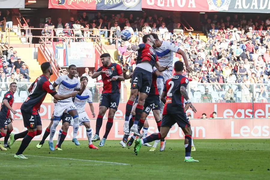 Le immagini di Genoa-Brescia