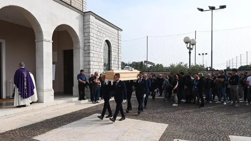 Le immagini del funerale di Andrea Roberti