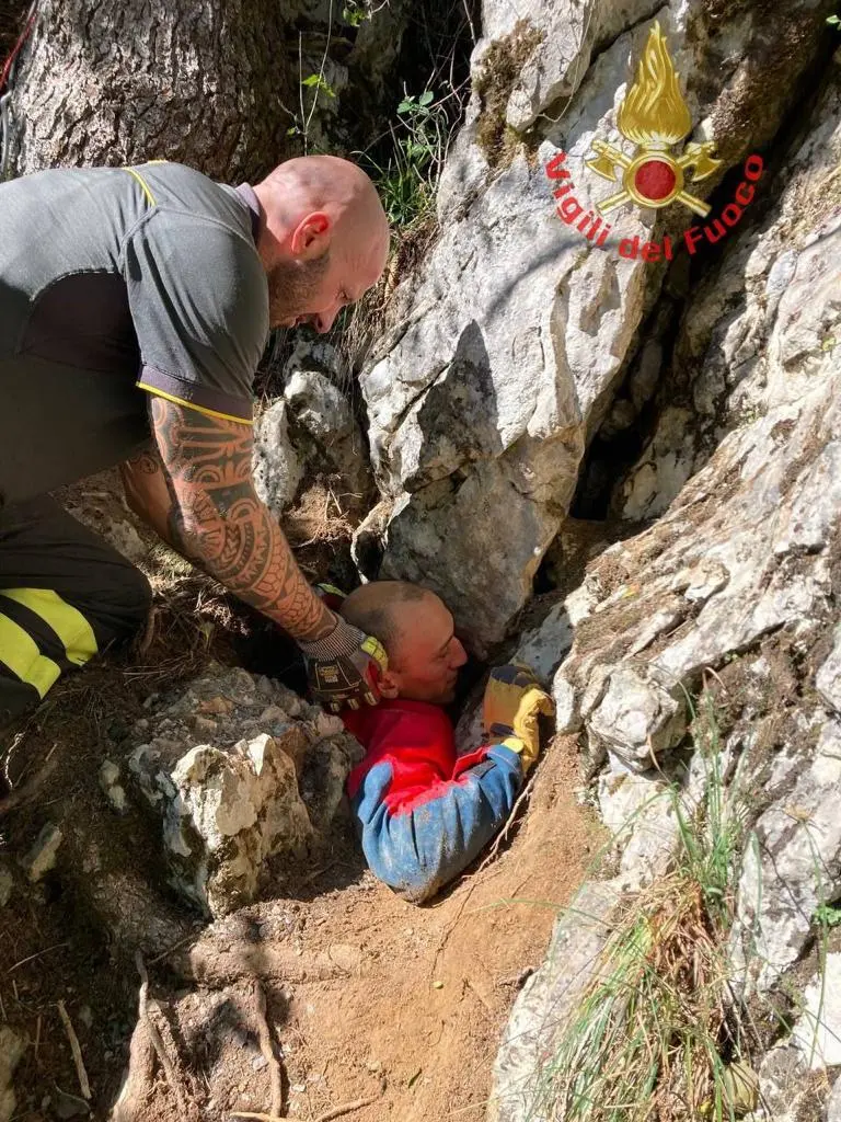 Le operazioni di recupero del cane Rasta