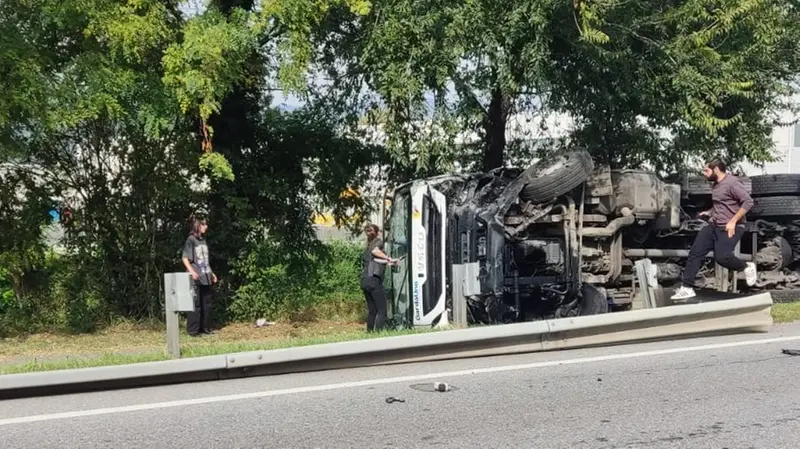 I mezzi coinvolti nell'incidente a Nuvolera