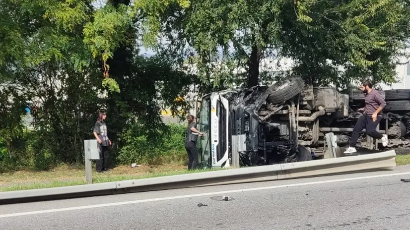 I mezzi coinvolti nell'incidente a Nuvolera