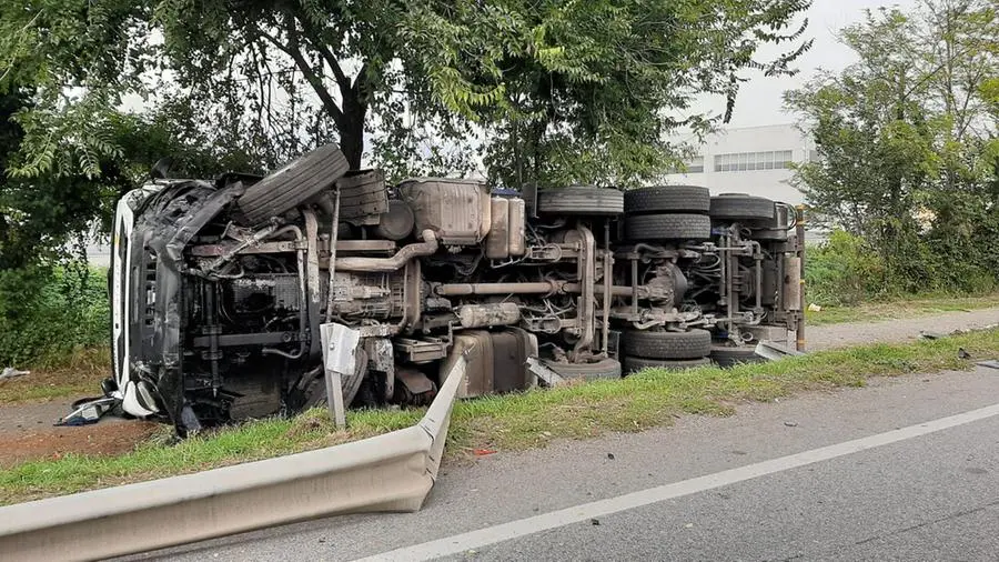 I mezzi coinvolti nell'incidente a Nuvolera