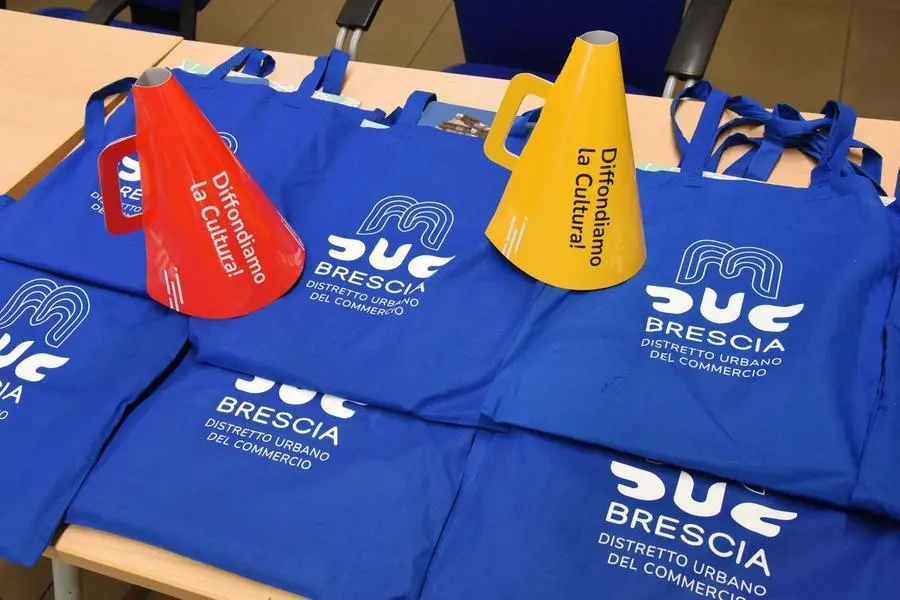 Alcuni momenti dell'incontro al Comando di via Donegani