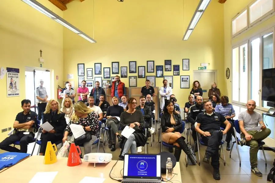 Alcuni momenti dell'incontro al Comando di via Donegani