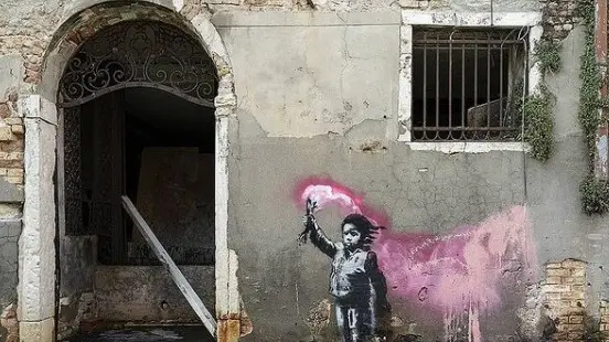 Alcune delle opere più recenti di Banksy