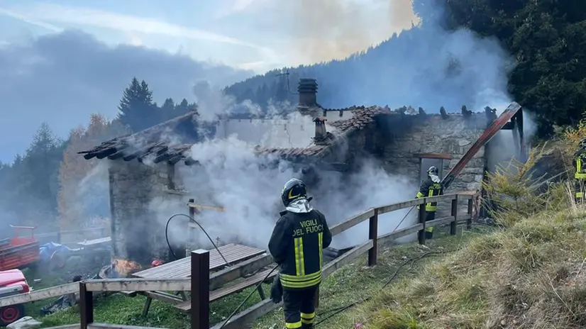 L'incendio spento a Paspardo