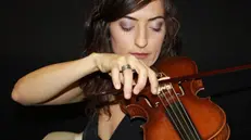 La violinista bresciana Elisa Citterio - Foto © www.giornaledibrescia.it
