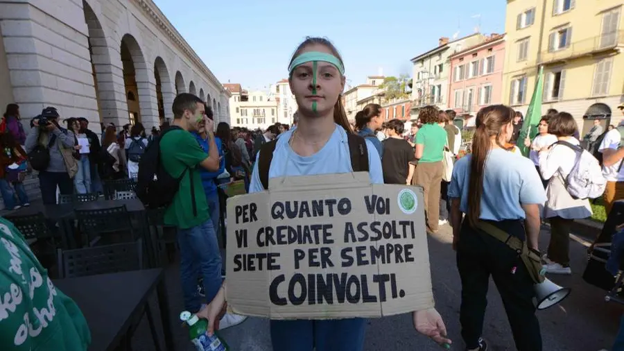 La manifestazione dei Fridays for future a Brescia - © www.giornaledibrescia.it