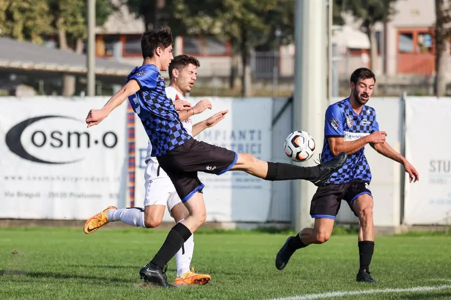 Calcio dilettanti, Promozione: Pavonese-Voluntas Montichiari 2-0