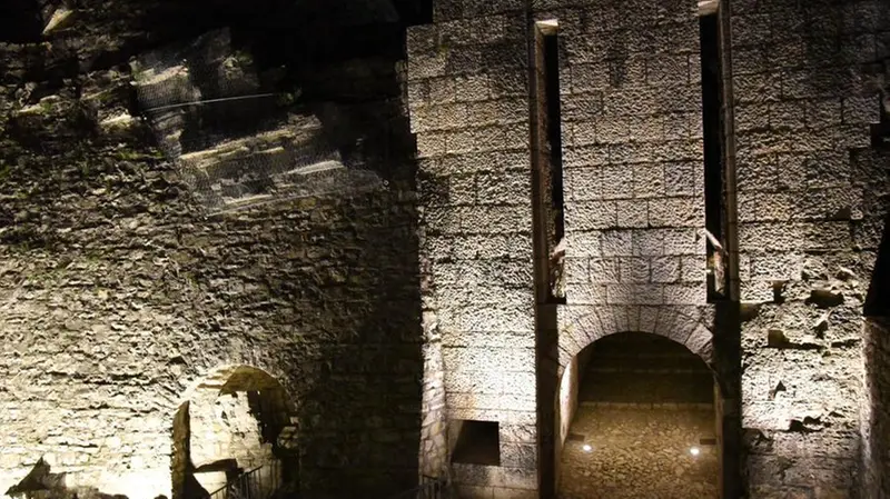 La Strada del Soccorso di notte