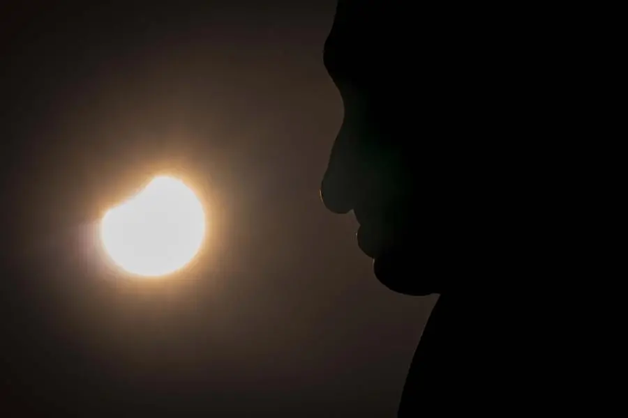 L'eclissi di Sole vista da Napoli