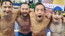 La 4X100 oro ai Mondiali DSISO di nuoto (Mattia Tononi a sinistra) - Foto dall'Instagram di Fisdir Italia