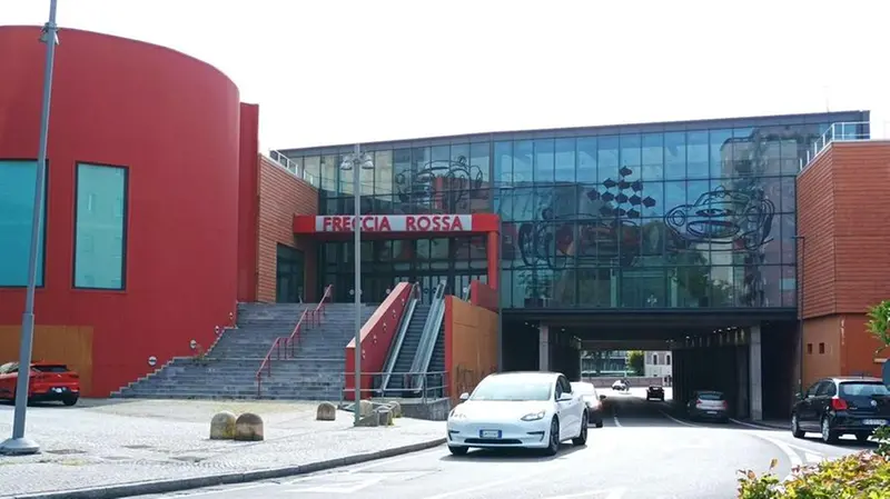 Il centro Freccia Rossa all'interno ed esterno