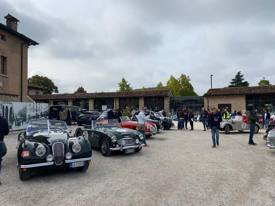 Auto storiche in partenza dal Museo Mille Miglia per la Coppa Franco Mazzotti