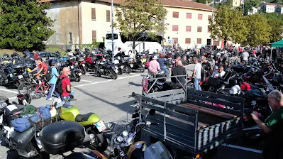 Il raduno Guzzi a Madello del Lario per il centenario