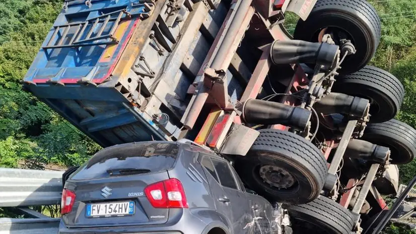 I mezzi incidentati tra Braone e Ceto