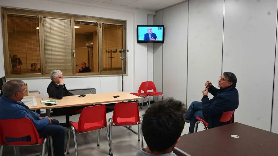 L'attesa dei risultati domenica notte nella sede locale del Pd di via Rirsorgimento