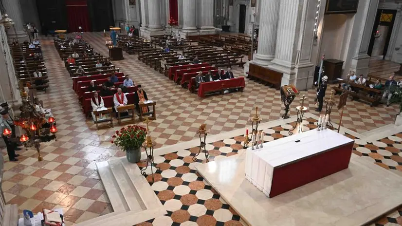 La celebrazione in duomo per la pace in Ucraina