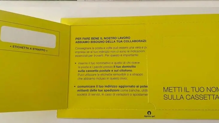 Il pacchetto che arriverà a casa con l'etichetta per apporre il proprio nome - © www.giornaledibrescia.it