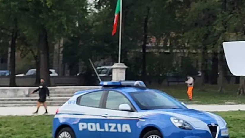 Un'auto della polizia - Foto © www.giornaledibrescia.it