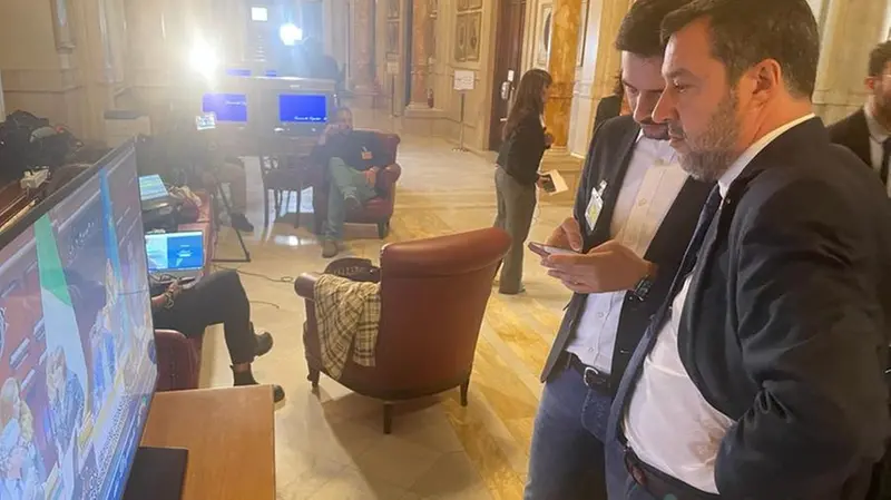 Salvini in Transatlantico, pochi minuti prima dell'elezione - © www.giornaledibrescia.it