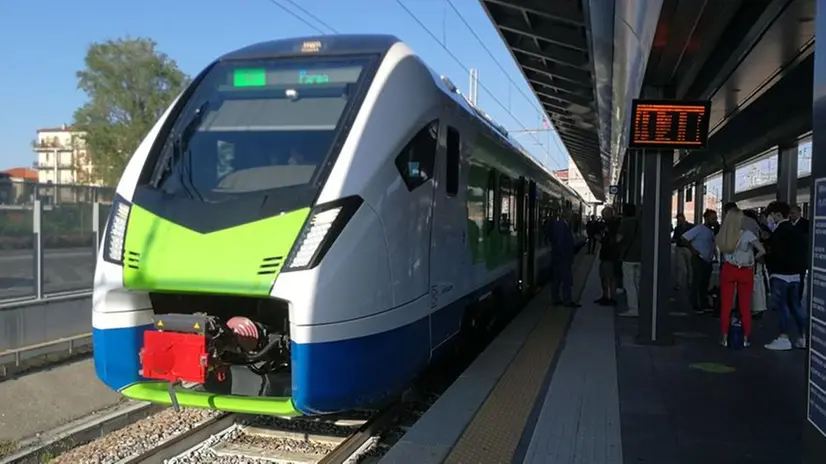 Il primo viaggio del treno Colleoni a Brescia - Foto © www.giornaledibrescia.it