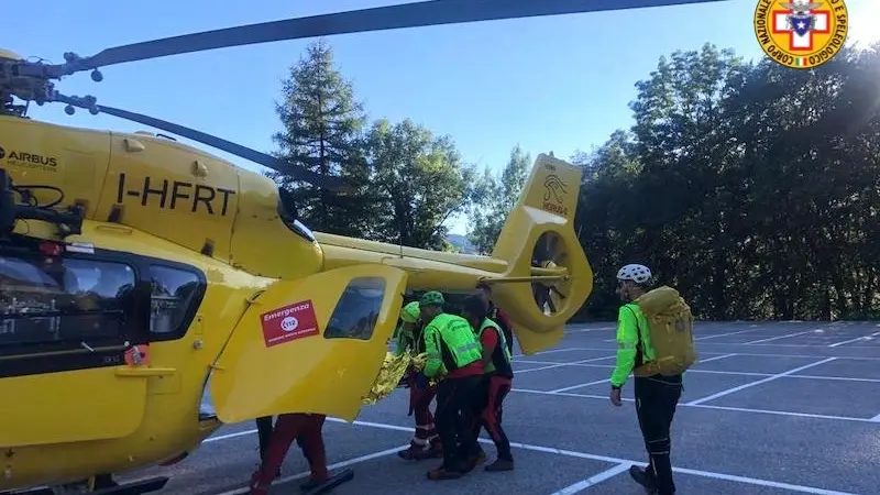 Tecnici del Soccorso alpino in azione in un intervento dei giorni scorsi