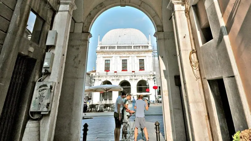 Una veduta di Palazzo Loggia - © www.giornaledibrescia.it