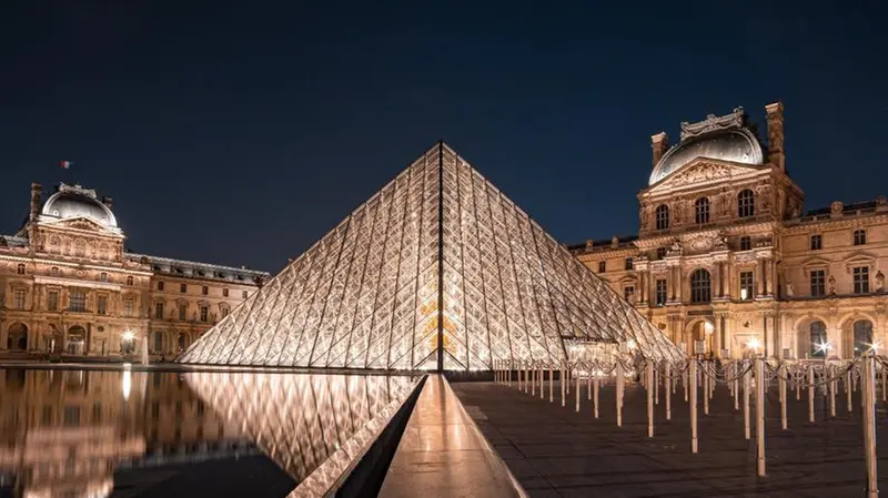 Il Museo del Louvre di Parigi in Francia